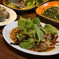 ลาบเป็ดพระราม 9