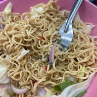 ลูกหมูอ้วนยำแซ่บ พิศาลโครงการ 5 ซอย 3