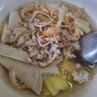 ก๋วยเตี๋ยวซอย 12 กุฎโง้ง พนัสนิคม