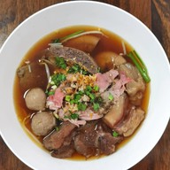 เมนูของร้าน เตี๋ยวเหลาตุ๋น