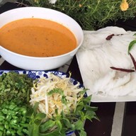 ขนมจีนน้ำยาปลาช่อนนาป้าแก้ว