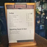 Impresso Espresso Bar ถนนสนามบินเก่า กองบิน41