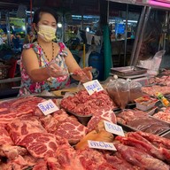 สารพัดยุ้ย // ชิ้นส่วนหมู - ไก่สด - เป็ด หมูสะเต๊ะ บาบีคิว ตลาดรังสิต