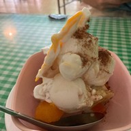เมนูของร้าน ไอศกรีมไทย-ไท