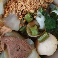 ก๋วยเตี๋ยวเรือ ลิ้มรส อร๊อยอร่อย โชคชัย4 ซอย78