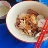 เมนูของร้าน น้องปุยฝ้ายก๋วยเตี๋ยวต้มยำไข่ลวก ณ เชียงแสน