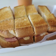 Craft Studio​ &​ Cafe