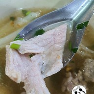 เมนูของร้าน ก๋วยจั๊บน้ำใส ข้าวมันไก่ เจ็กชุง