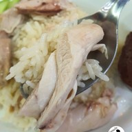 เมนูของร้าน ก๋วยจั๊บน้ำใส ข้าวมันไก่ เจ็กชุง