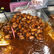 น้องอิง หมูทอดนมสด