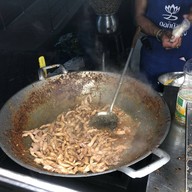 น้องอิง หมูทอดนมสด