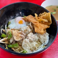 โจ๊กก๋วยเตี๋ยว อร่อยอยู่ บางโพ