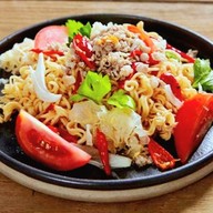 ส้มตำหนวดยาว 39