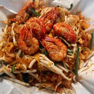 ผัดไทนายแว่น ปิ่นเกล้า