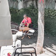 กาแฟสด ณ วันสุข คาเฟ่ สไตล์นั่งเล่นฟังเพลง