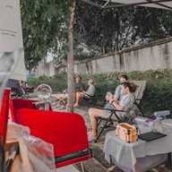 กาแฟสด ณ วันสุข คาเฟ่ สไตล์นั่งเล่นฟังเพลง