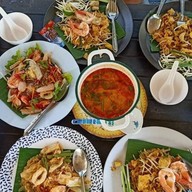ผัดไทยรสเจ็บ (คาเฟ่เดอแฟง)  บางบอน