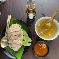 Ai ching ข้าวมันไก่ ถนนดินสอ