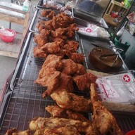 ไก่ทอดหาดใหญ่ข้าง7-11บ้านนาเก่า