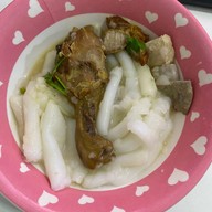 ก๋วยจั๊บน้ำข้นน้ำใส เจ้ปุ๊ (ตลาดดี) สูตรโบราณ ดำเนินสะดวก