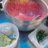 ป้าล้วน ข้าวผัดแดง
