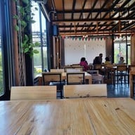 เพลินพุง Cafe & Restaurant