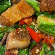 ครัวเจ้ไก่ อร่อยชัวร์ ตรงข้าม เงินติดล้อ ก่อนถึงตลาดเสริมสุข  ปักป้ายชุมชนรักบางบ่อ