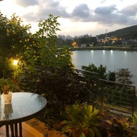 Sunshine Hotel & Cafe