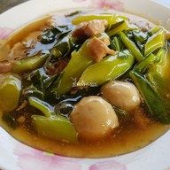 ป้าล้วน ข้าวผัดแดง
