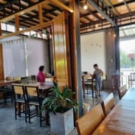 เพลินพุง Cafe & Restaurant