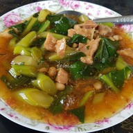 ป้าล้วน ข้าวผัดแดง