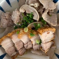 ร้านตี๋ก๋วยจั๊บน้ำใส(เจ้าเก่า) สาขา2 Food villa ราชพฤกษ์