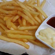 GOOD TIMES กะเพราหนวดหมึก ลูกชิ้นปลาระเบิด