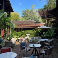 ดาราเทวีเค้กช็อป Dhara Dhevi Cake Shop