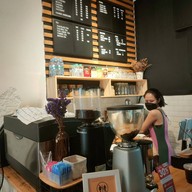 Like Italy Cafe-Bakery Phra Arthit Road