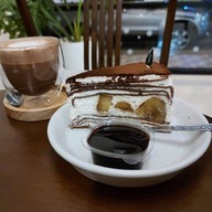 เมนูของร้าน ลาพาซ คาเฟ่ (La Paz Cafe')  -