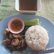 ร้านก๋วยเตี๋ยวรวยเส้น & อาหารตามสั่ง ลำปาง (อัศวิน) สาขา1