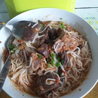 ร้านก๋วยเตี๋ยวรวยเส้น & อาหารตามสั่ง ลำปาง (อัศวิน) สาขา1