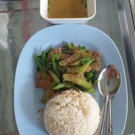 ร้านก๋วยเตี๋ยวรวยเส้น & อาหารตามสั่ง ลำปาง (อัศวิน) สาขา1