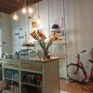 Like Italy Cafe-Bakery Phra Arthit Road