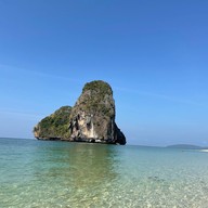 หาดถ้ำพระนาง