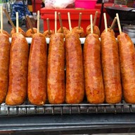 ใส้กรอกยักษ์  วุ้นเส้น หมู เปรี้ยว ปากซอยหมู่บ้านการเคหะแห่งชาติ