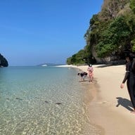 หาดถ้ำพระนาง