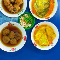 เมนูของร้าน ข้าวแกงกระหรี่ฝ่าน สูตรไหหลำ (รอบเช้า)