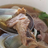 อร่อยเด็ด ผ่านฟ้า