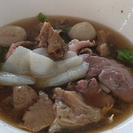 อร่อยเด็ด ผ่านฟ้า