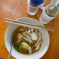 บัว ก๋วยจั๊บข้าวต้มปลา