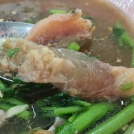 อร่อยเด็ด ผ่านฟ้า