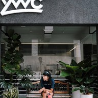 หน้าร้าน YWC Sukhumvit 23