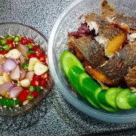 ข้าวปลาแกะร้านลุงกะหลาน